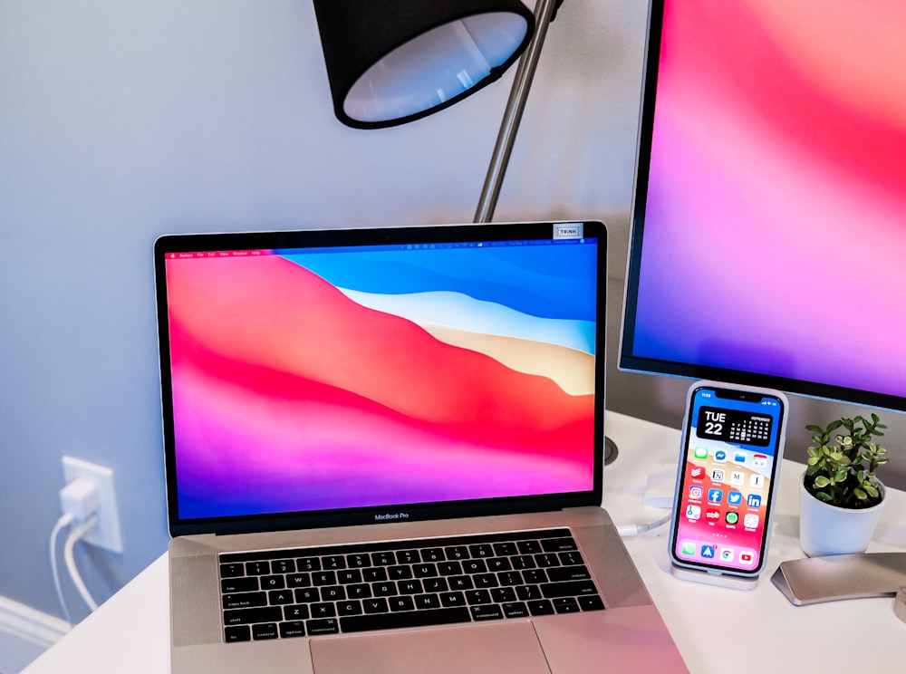 Setting Up The Perfect Mobile Workspace With Accessories You Already Own